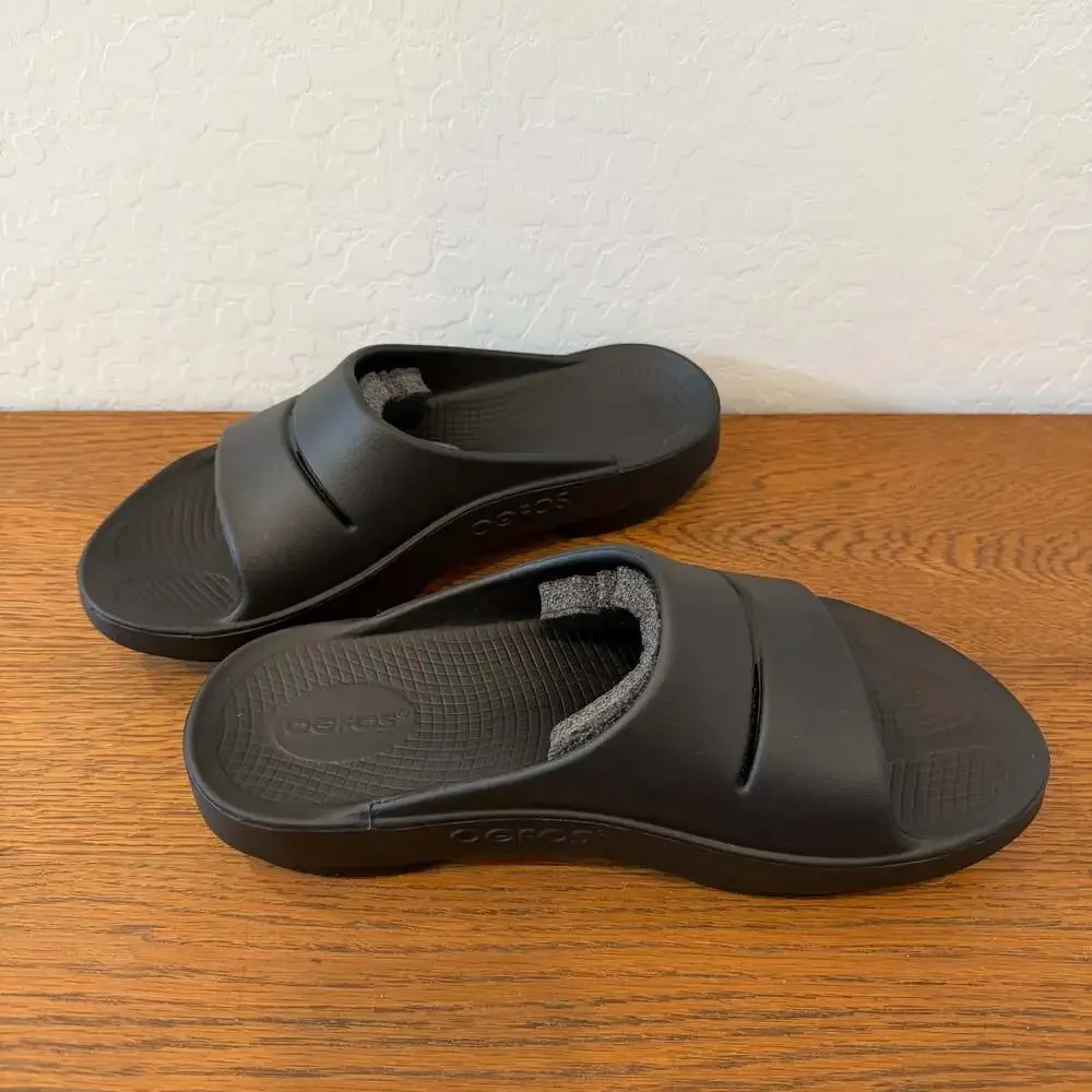 OOFOS OOahh Recovery Slide Sandals Black Size Men's 7 / Women's 9